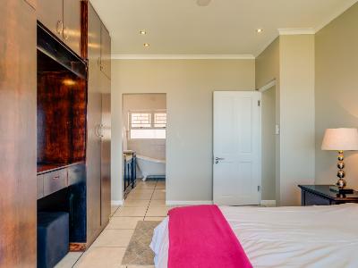To Let 2 Bedroom Property for Rent in Camps Bay Western Cape